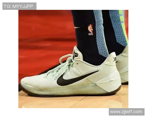 球星穿着AJ足球鞋展现个性风采 打破传统与创新的完美结合 球星穿着AJ足球鞋展现个性风采 打破传统与创新的完美结合